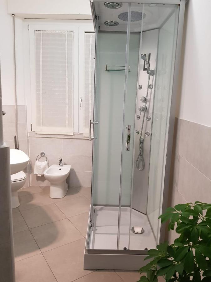 Hotel Lorena Toscolano Maderno Buitenkant foto