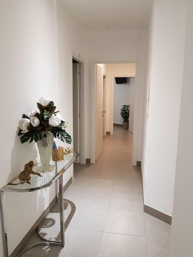 Hotel Lorena Toscolano Maderno Buitenkant foto