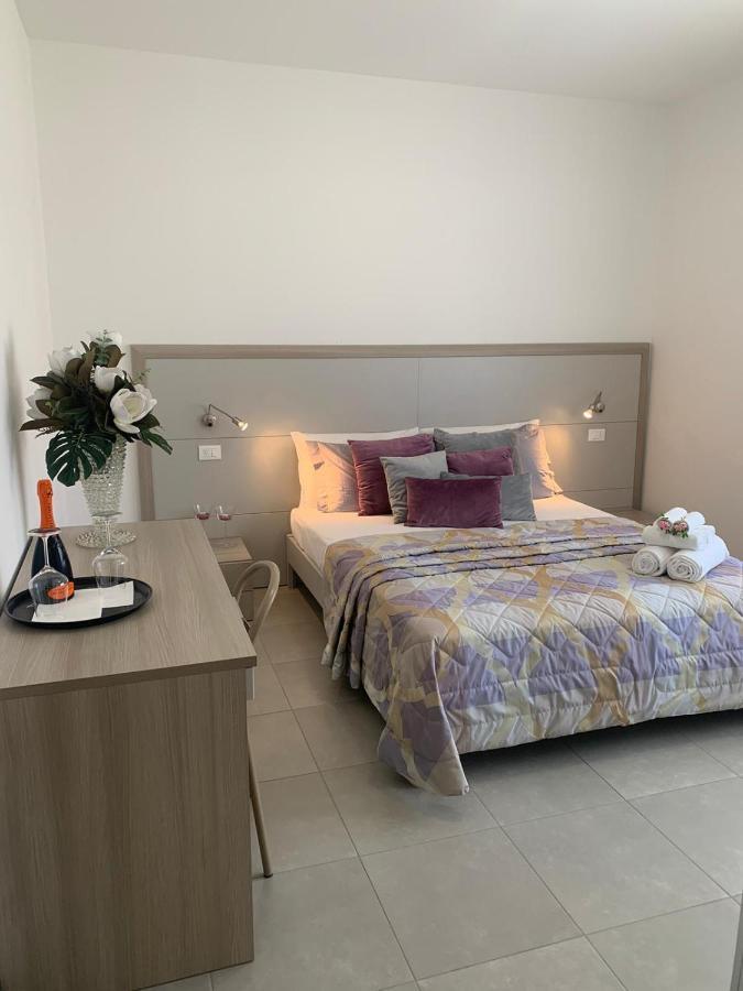 Hotel Lorena Toscolano Maderno Buitenkant foto