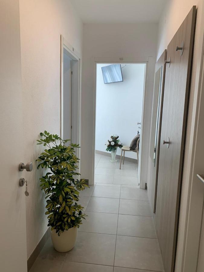 Hotel Lorena Toscolano Maderno Buitenkant foto